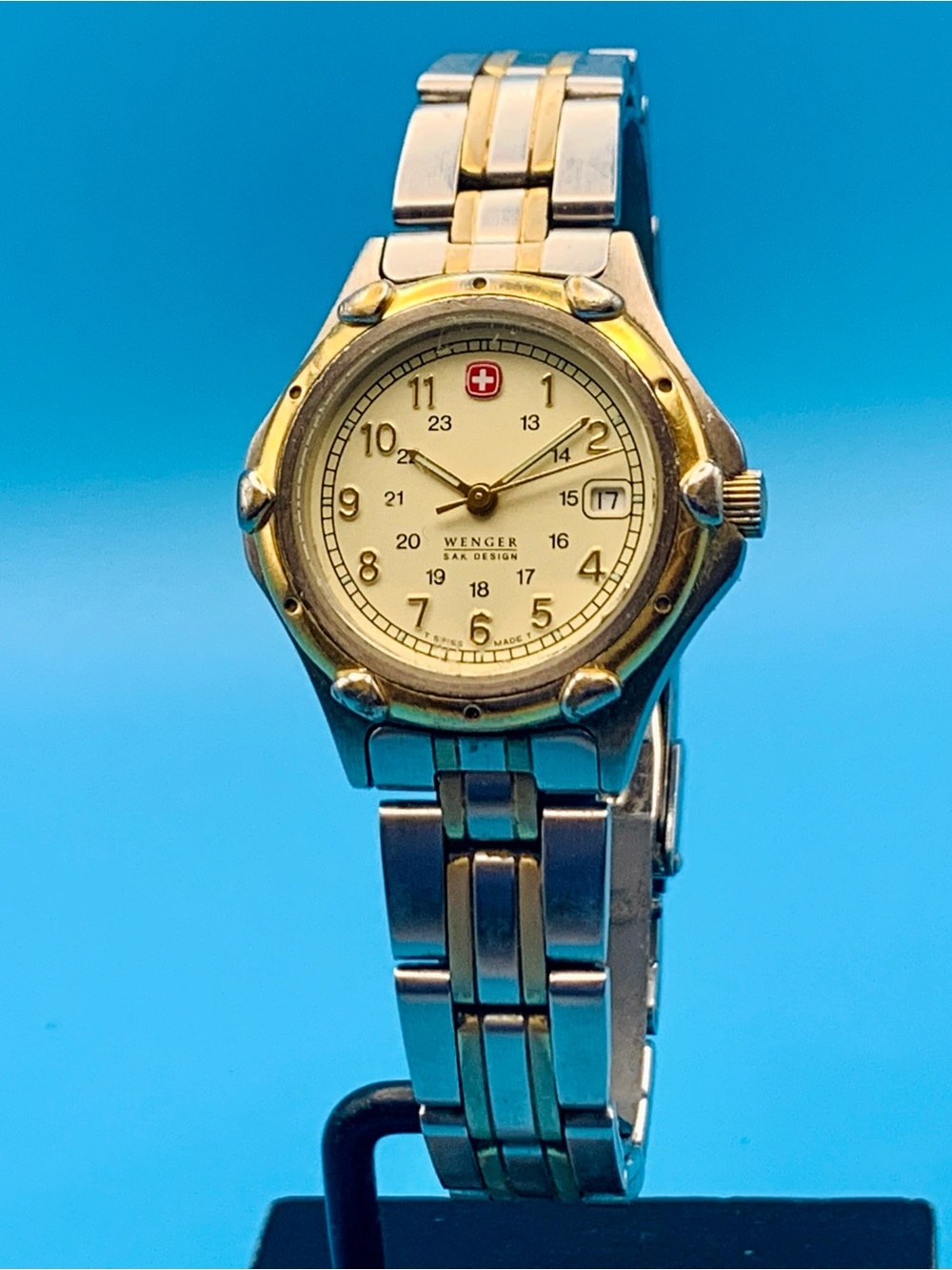 WENGER S.A.K.DESIGN Women’s Vintage Swiss Military Field Watch Works New Battery